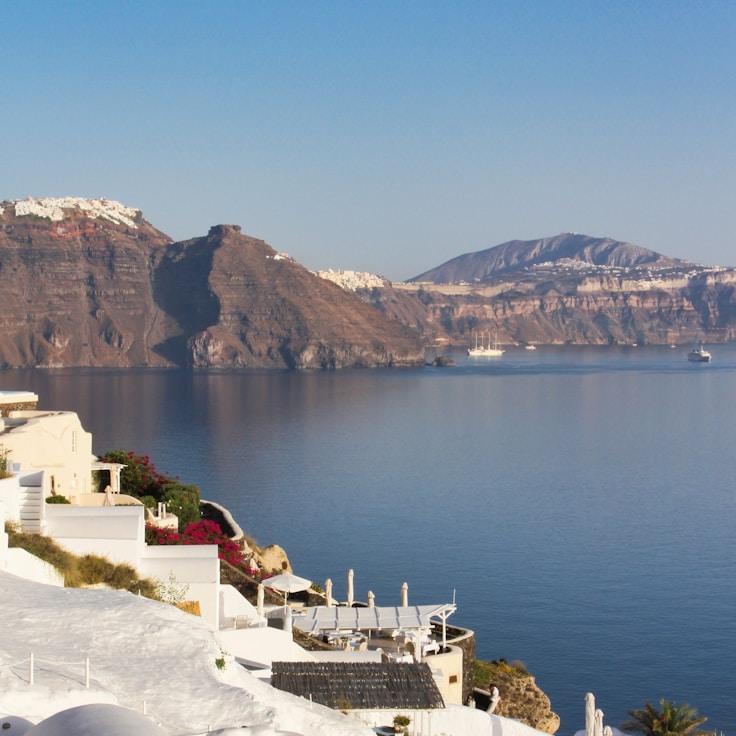 Outdoor terrace seating suitable for families in Santa Monica